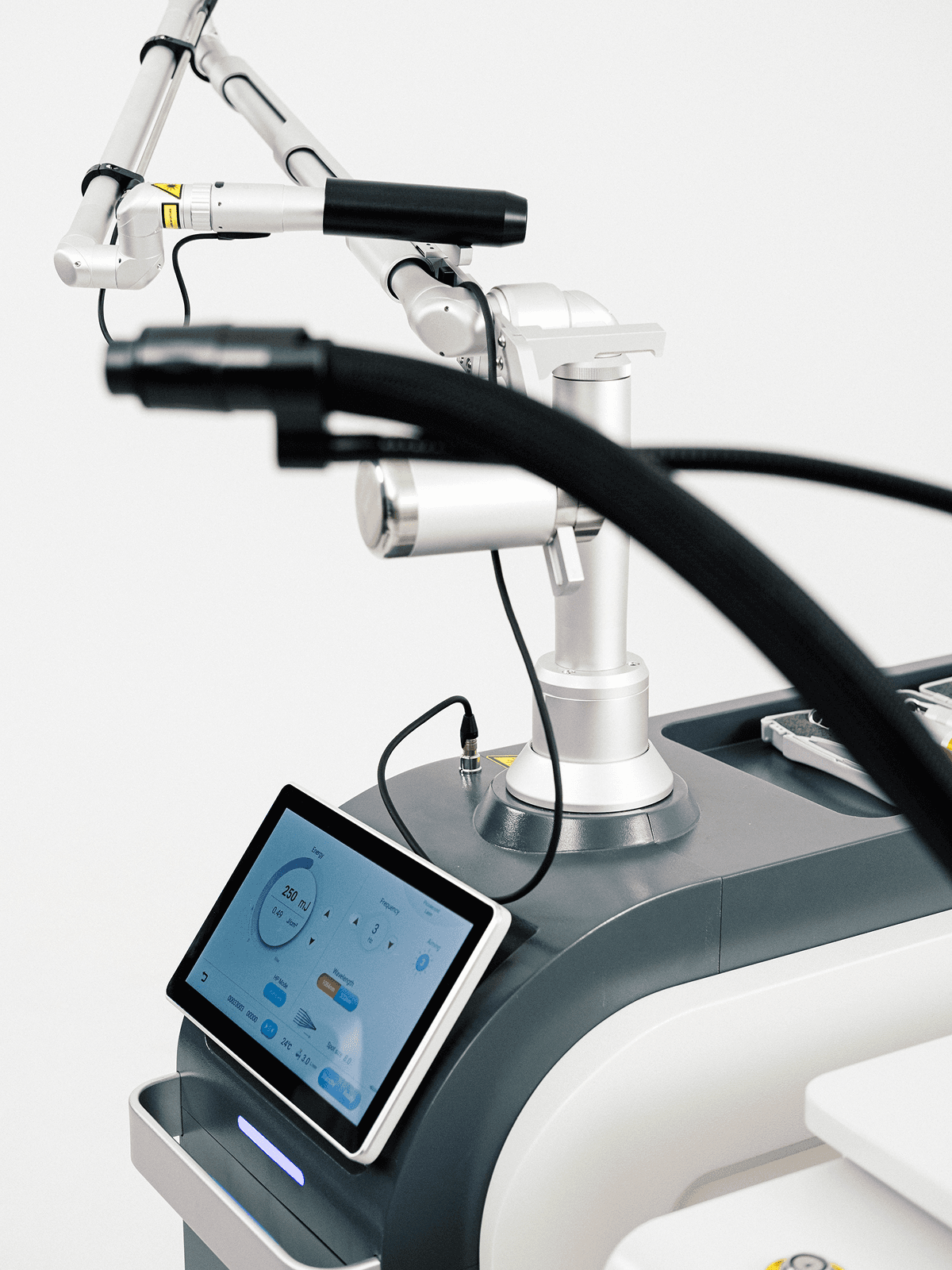 Modestic Pico — touchscreen and laser arm