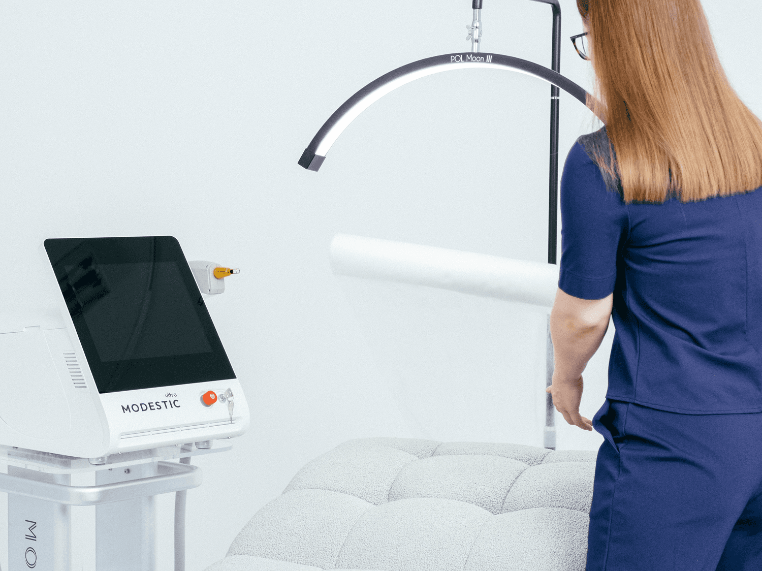 Control panel and handpiece of the Modestic Ultra laser
